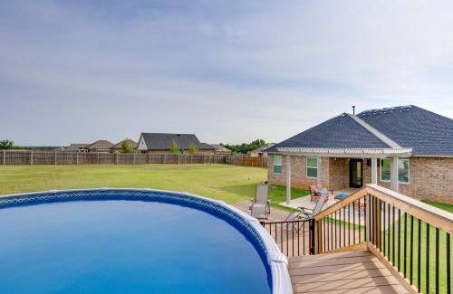 Edmond Casa | Golf, Swim, Relax Oklahoma Ranchland Retreat