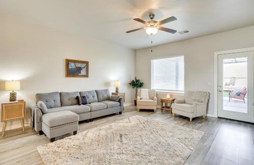 Edmond Casa | Golf, Swim, Relax Oklahoma Ranchland Retreat