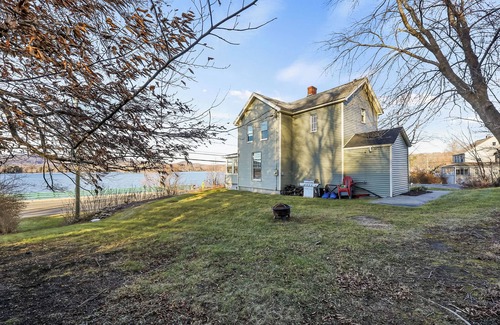 Pittsfield Casa | Golf, Swim & Ski: Gem w/ Lake Access in Pittsfield