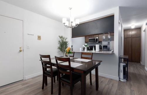 San Carlos Apartamento | Golfcrest Getaway, Foosball, Near UCSD, King Bed, Pool, Jacuzzi, Private Balcony