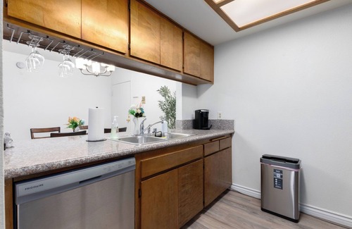 San Carlos Apartamento | Golfcrest Getaway, Foosball, Near UCSD, King Bed, Pool, Jacuzzi, Private Balcony
