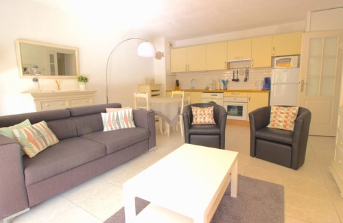 Golfe Juan Condominio | Golfe Juan - 4 People - Swimming Pool - Private Parking