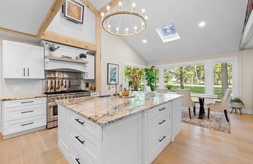 Berlin Casa | Golfer & Beach Paradise! 5 bedroom home-Ping Pong Table-EV Charger-Wild Horses!