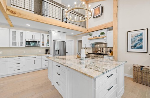 Berlin Casa | Golfer & Beach Paradise! 5 bedroom home-Ping Pong Table-EV Charger-Wild Horses!