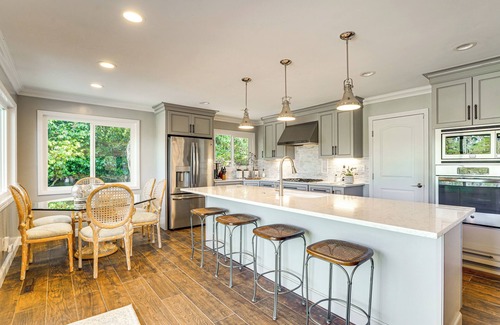 Del Monte Forest Casa | Golfer's Oasis: Luxe Pebble Beach Home on 5th Hole