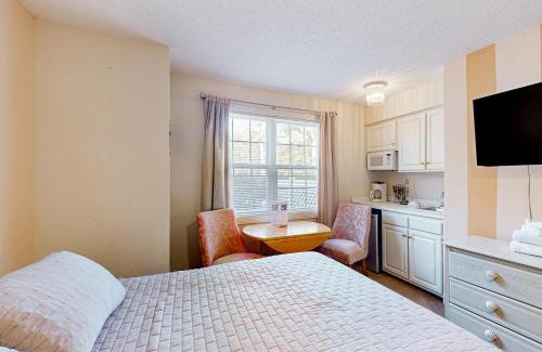 Calabash Hotel | Golfer's Oasis - Studio