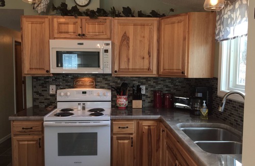 Nekoosa Casa | Golfers, boaters, hunters, this spot is for you! Quiet, Cozy, and Clean!!