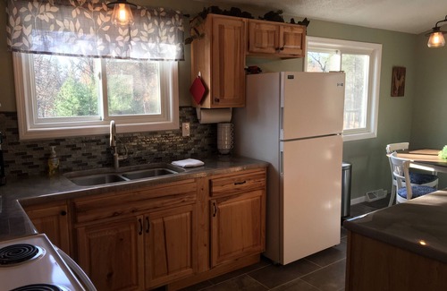 Nekoosa Casa | Golfers, boaters, hunters, this spot is for you! Quiet, Cozy, and Clean!!