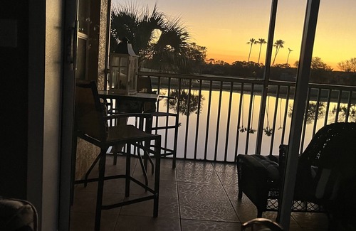 Sarasota Condominio | Golfers paradise 25 minutes to siesta key beach!