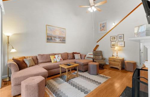 Pawleys Island Villa | Golfers Paradise 3 BR Villa on the 9th Fairway