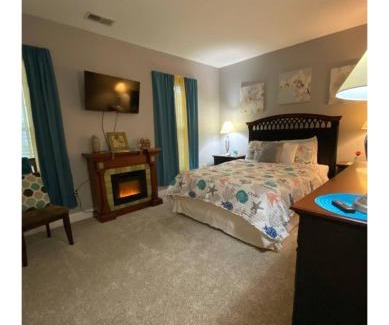 Carolina Forest Apartamento | Golfers Paradise First Floor unit Patio Pool Restaurant Bar on premises Few Miles to Everything else! Spacious Condo Stocked with all You Need!