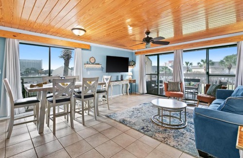 Holiday Isle Hotel | Golfing Along the Gulf