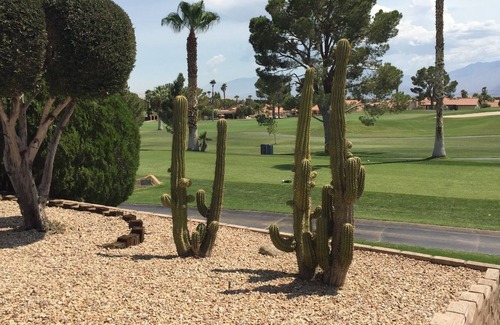 Desert Hot Springs Casa | Golf Paradise con vista espectacular!