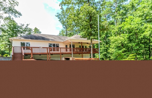Hot Springs Village Casa | Golfview Home With Spacious Picnic Area - Unit 0944 by Redawning