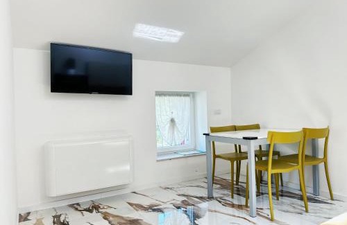 Sud-Ovest Apartamento | Golosine 3 - FreeParking - 15min walk 2Fiera - 10min drive 2Center