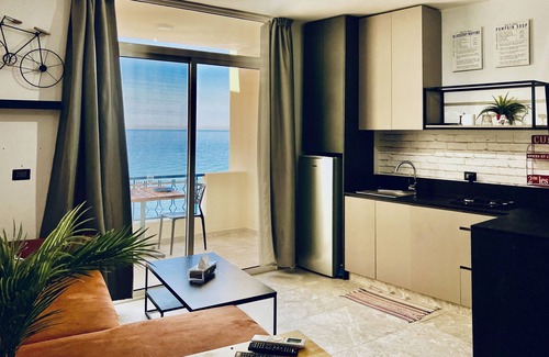 Halat Cama Y Desayuno | Gondola marine resort
