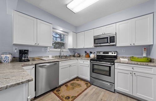 Northeast Virginia Beach Condominio | Gone Coastal Beautiful North End Close To Beach Access