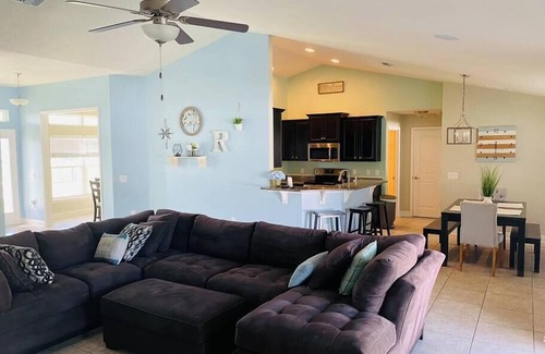 North Port Casa | Gone Coastal! Large heated pool home 30 min from beaches