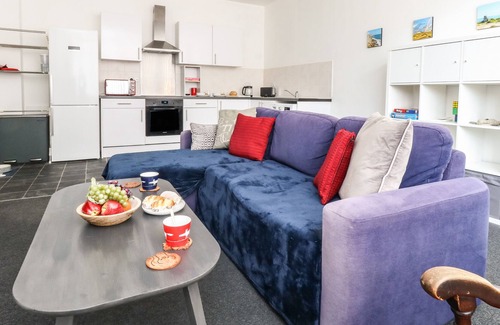 Southwell Apartamento | GONE COASTAL, pet friendly in Weston, Portland