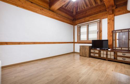 Gongju Casa | Gongju Haru Hanok Pension