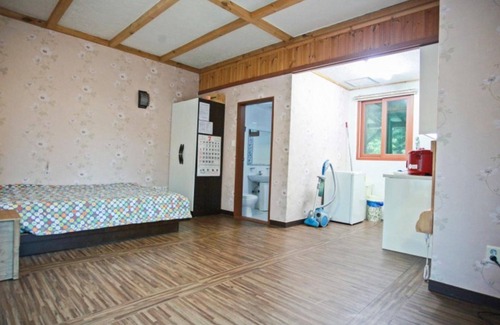 Gongju Casa | Gongju Jangseungpark Pension