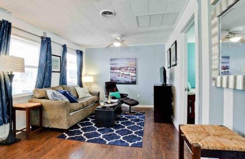 Englewood Casa | Good After Milton - Waterfall Pool! Beach! Om