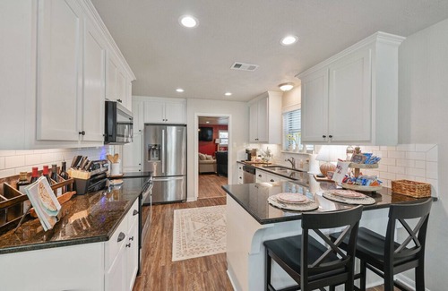 La Brisa Apartamento | Good Bull Getaway~Aggieland Vacation Rentals