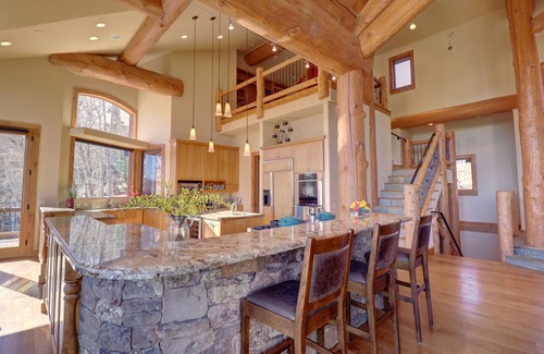 Three Peaks Cabina | Good Elevations On Two S Drive 5 Bedroom Home by RedAwning