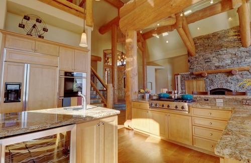 Three Peaks Cabina | Good Elevations On Two S Drive 5 Bedroom Home by RedAwning