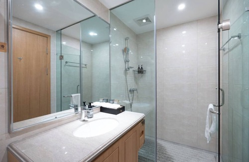 Xinshi District Hotel | Good Hang Hotel Urumqi Diwopu Airport