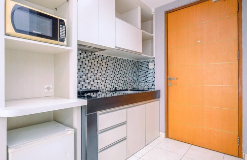 Pondokcina Apartamento | Good Location And Cozy Studio Margonda Residence 2 Apartment