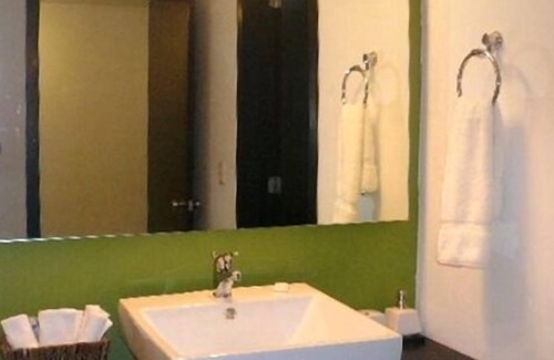 Área de la calle 12 Condominio | Excelente precio - Excelente ubicación - Condominio de lujo 2BR