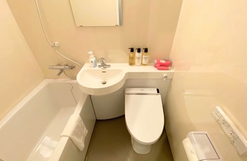 Sugamo Hotel | Good sunlight Wifi available 2 single beds 201 / Toshima-ku Tokyo