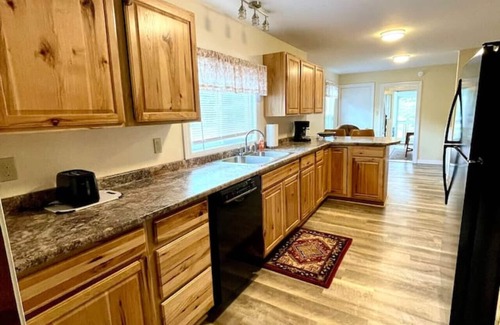 Greenville Junction Casa | Good Vibes Lodge - Moosehead Lake