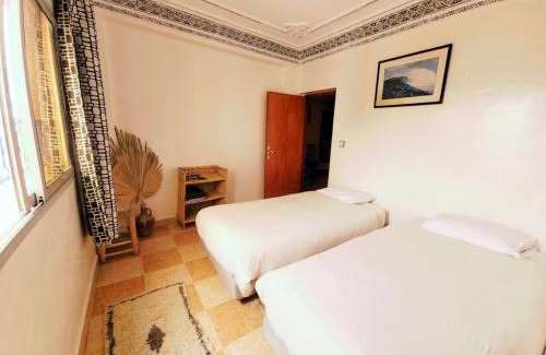 Tamrhakht Cama Y Desayuno | Good Wave Surf House