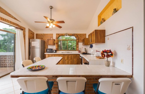 Emiliano Zapata Apartamento | Buenas olas, gente genial y un gran servicio.