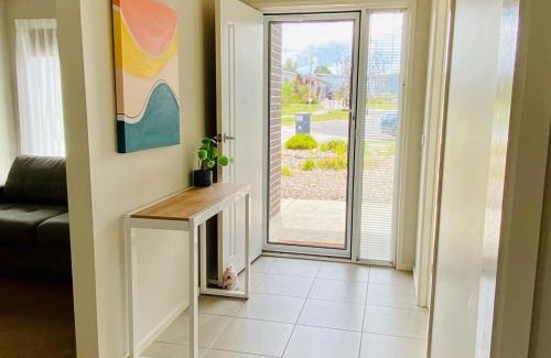 Inverloch Casa | Goodenia Vibes