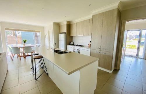 Inverloch Casa | Goodenia Vibes