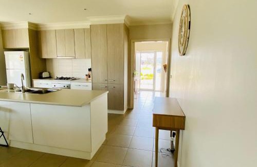 Inverloch Casa | Goodenia Vibes