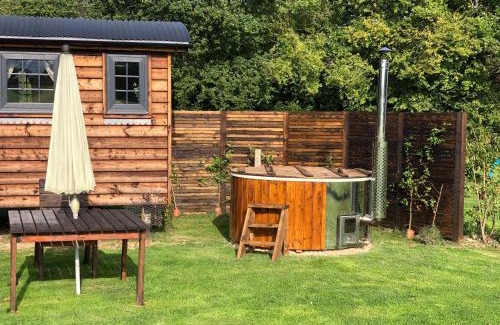 Ewhurst Green Otro | Goodwin Farm