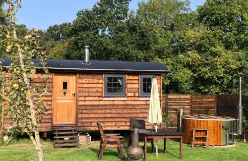 Ewhurst Green Otro | Goodwin Farm