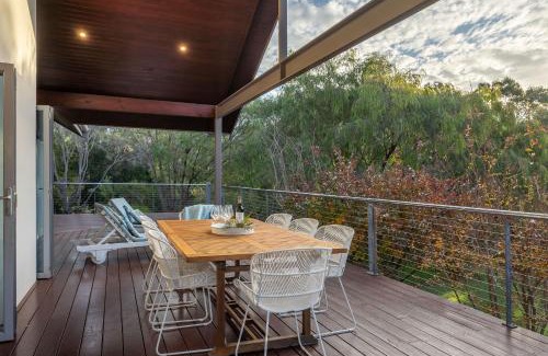 Eagle Bay Casa | Gooligumup I Private Properties