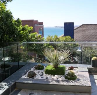 Mountainside Apartamento | GORDON's SHORE LUXURY APARTMENTS - Solar Powered