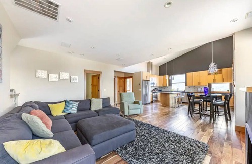 Mt. Hood - Columbia River Gorge Casa | GORGE-ous Hidden Riverview Escape