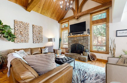 Southwest Bend Casa | Gorge View Chalet