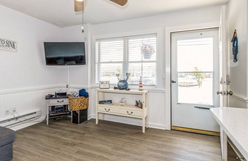 Lavallette Condominio | Hermoso condominio de 1 dormitorio completamente amueblado en el corazón de la costa