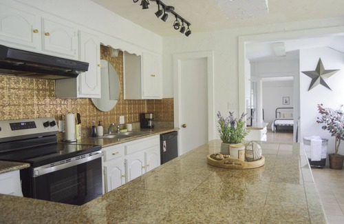 Montgomery Casa | Gorgeous 10 Acre Farmhouse + Lake Conroe Area + Private Pond