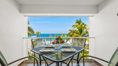 Las Glorias Apartamento | Gorgeous 1BR Condo with Pools & Sea Views