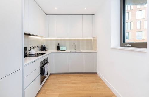 Tottenham Hale Apartamento | Gorgeous 1BR w/balcony, 2min Tottenham Hale Tube