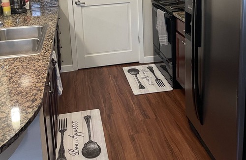 Southeast Apartamento | GORGEOUS 2 BED 2 BATH MINUTES FROM DOWNTOWN